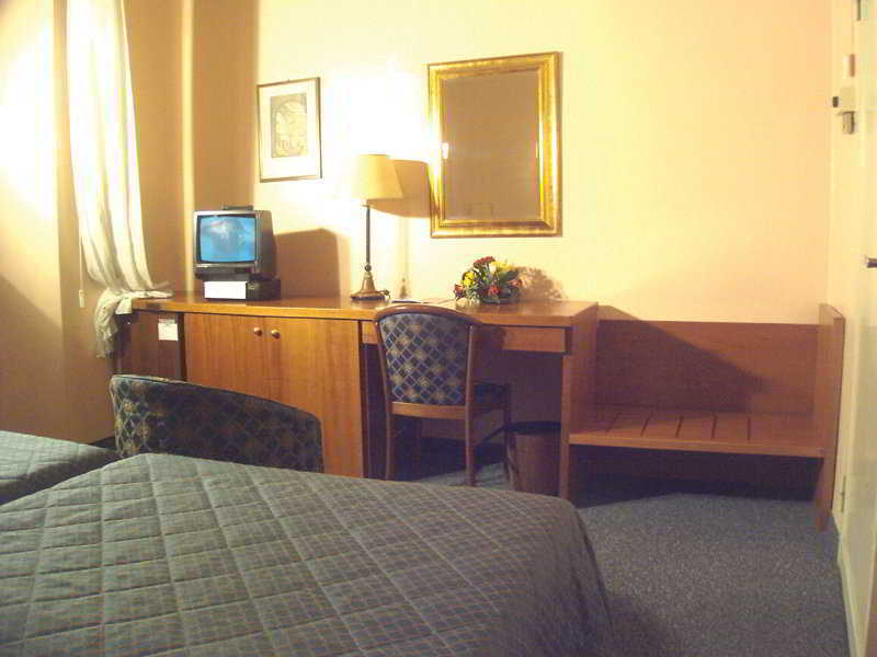 פראטו Hotel Flora חדר תמונה
