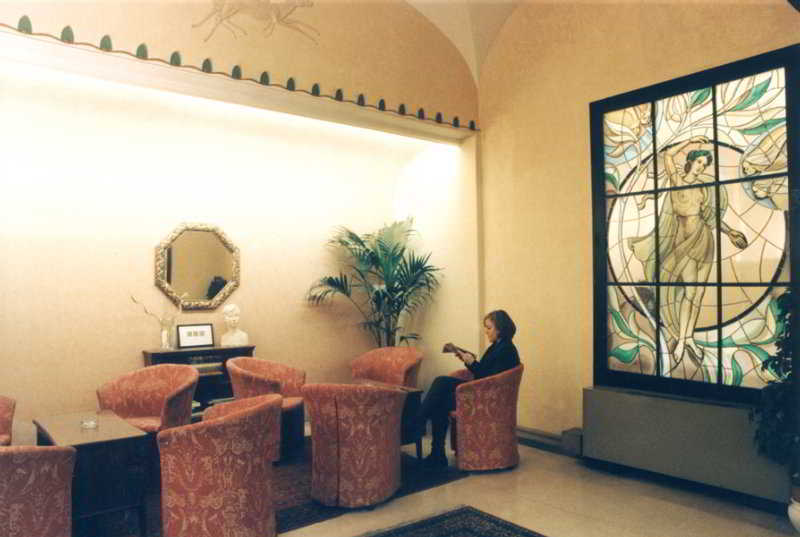 פראטו Hotel Flora מראה פנימי תמונה
